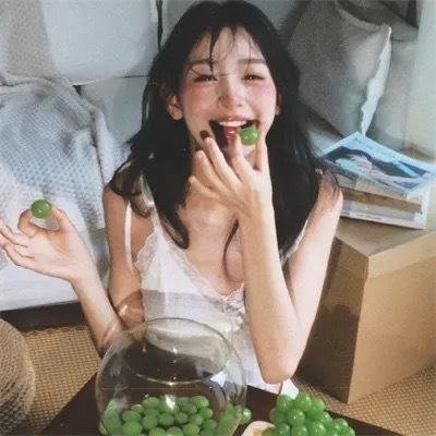 蓝与白形成的蔚蓝色